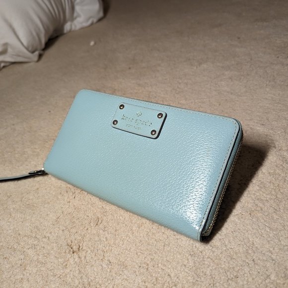 👛 Kate Spade Leather Wallet - Sky Blue - New, Never Used - Zipper - Picture 2 of 4